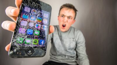 Why Apple iPhones Are Robocall Magnets